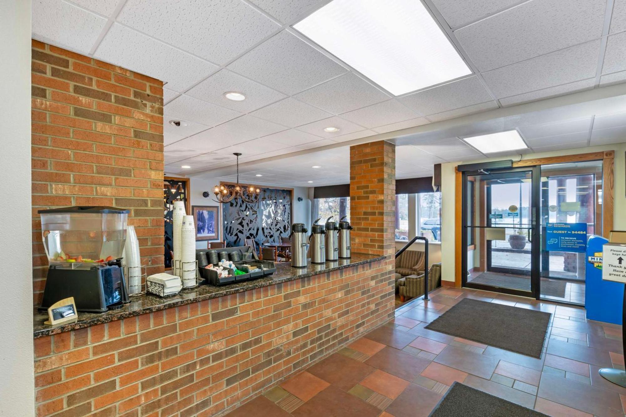 Best Western Plus Concord Inn Мінокуа Екстер'єр фото