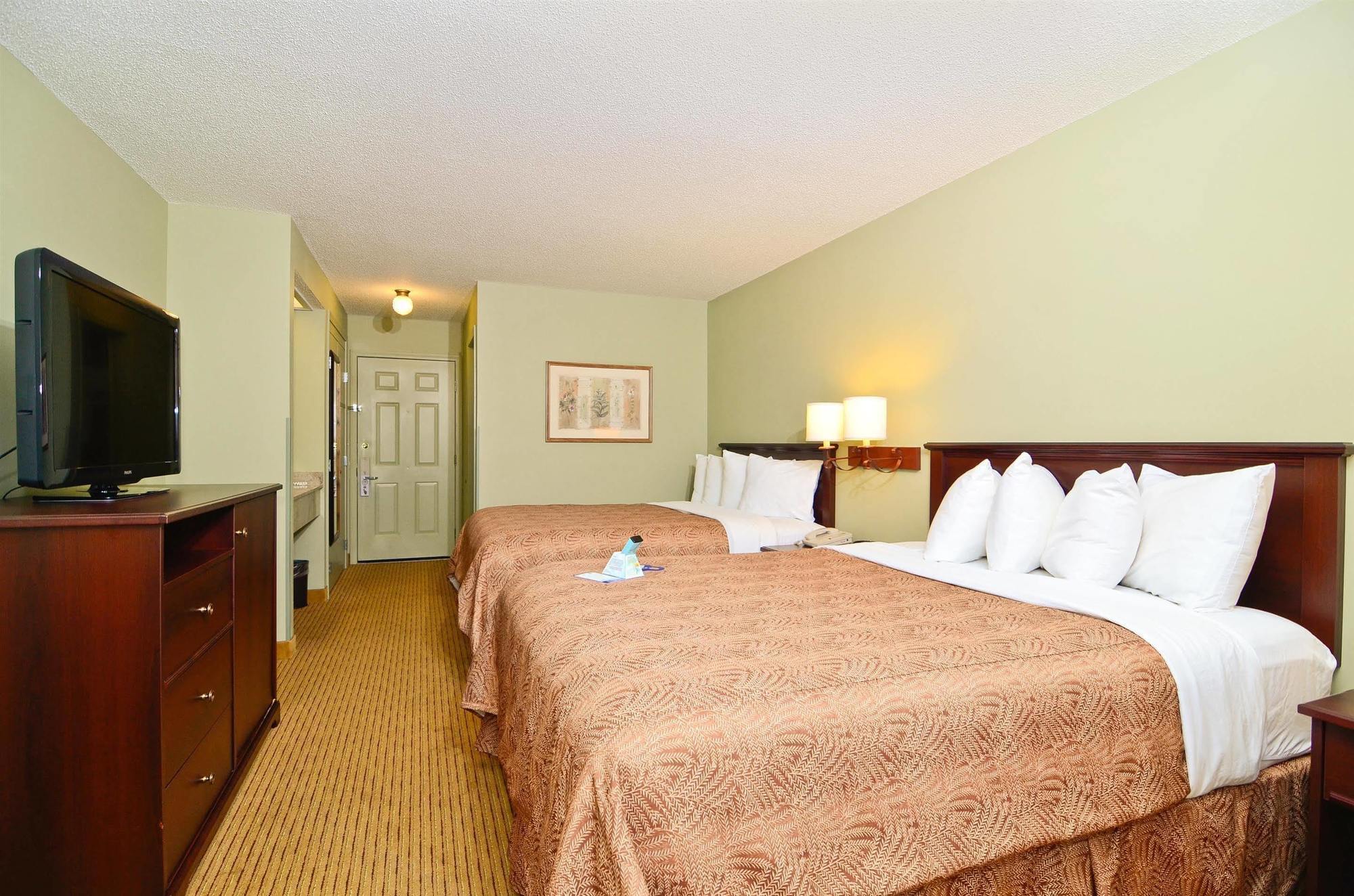 Best Western Plus Concord Inn Мінокуа Екстер'єр фото